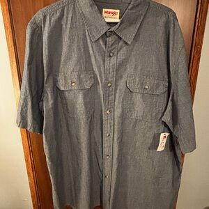 Wrangler Men's Casual Gray Button Down Shirt